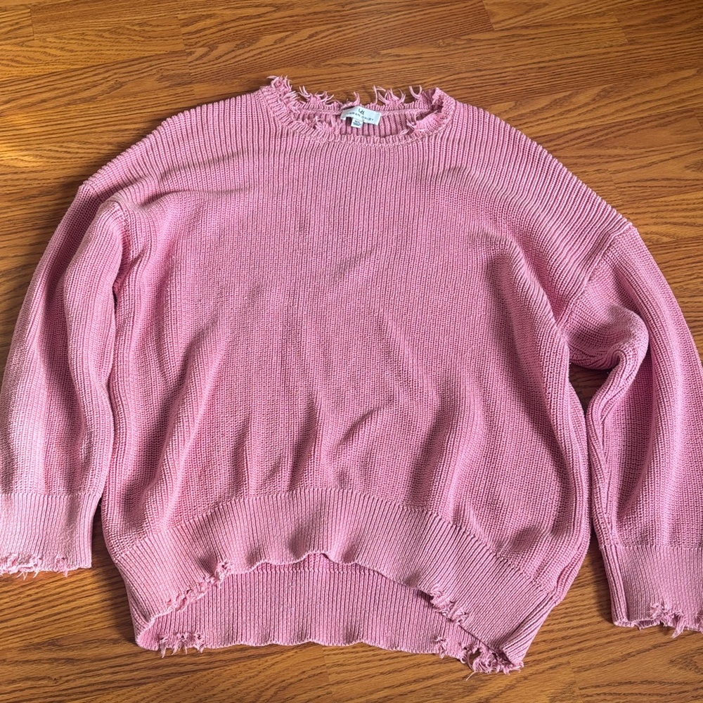 Urban Daizy pink distressed sweater - damaged